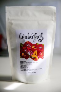 Cracker Jack Colombia szemes kávé teszt csomagolás